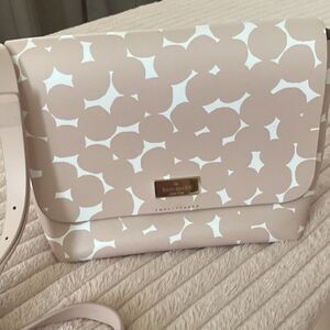 Kate Spade Madie Putnam
Drive Splodge Dot Pink/White crossbody